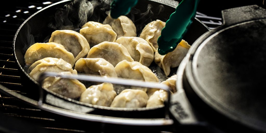 Gestoomde dumplings met garnalen vulling